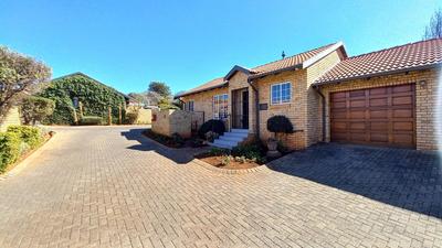 Townhouse For Rent in Hennopspark, Centurion